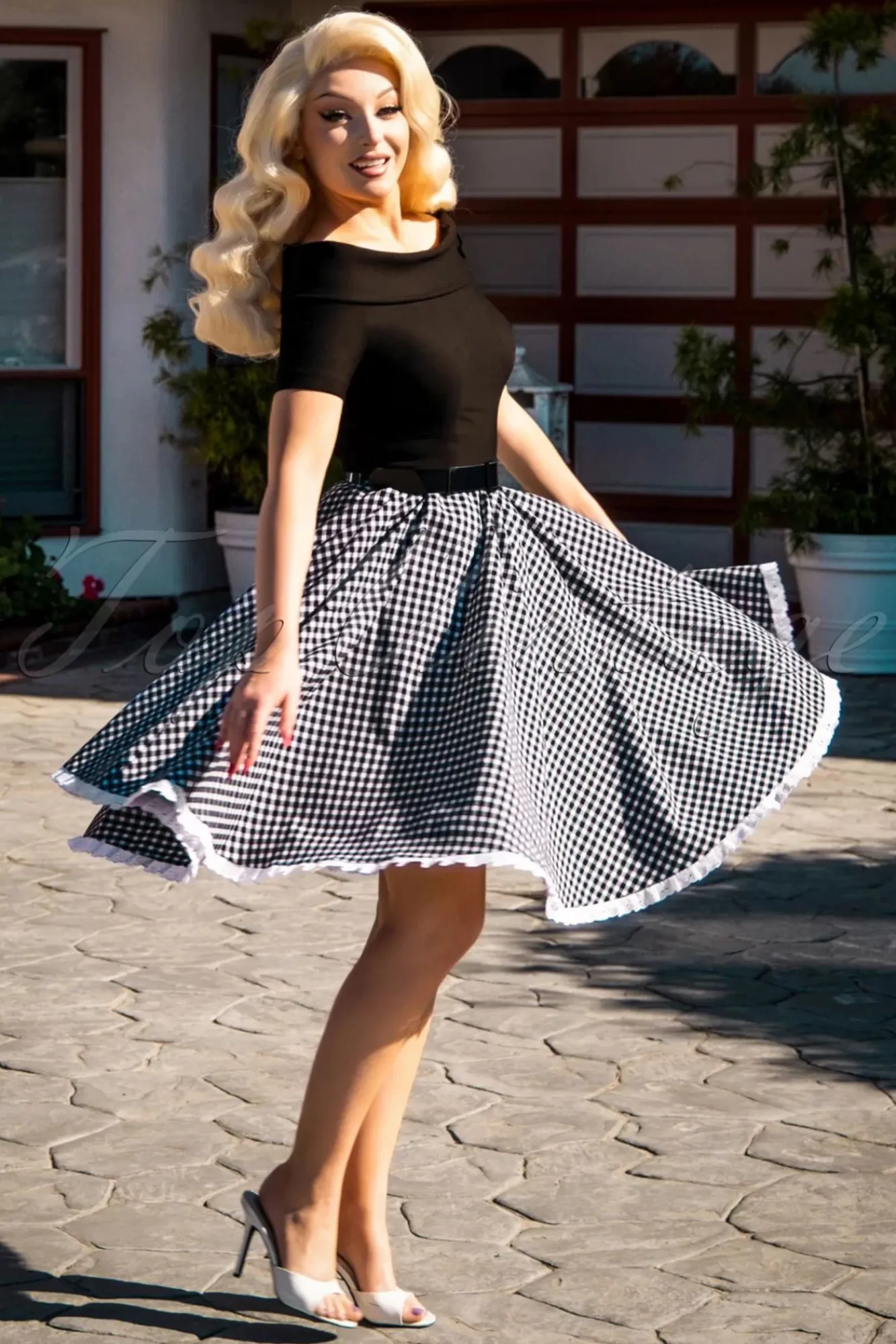brigitte_gingham_swing_jurk_in_zwart_en_wit_5.webp New Glamour Bunny Brigitte Gingham Swing Jurk In Zwart En Wit