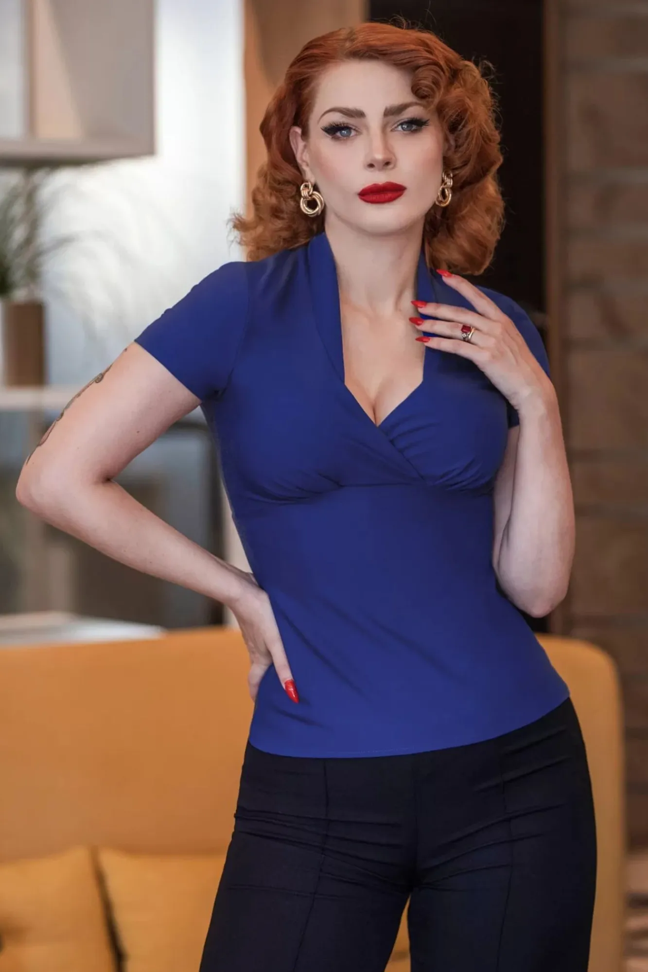 danny_lee_blouse_in_koningsblauw_0.webp Clearance Glamour Bunny Business Babe Danny Lee Blouse In Koningsblauw