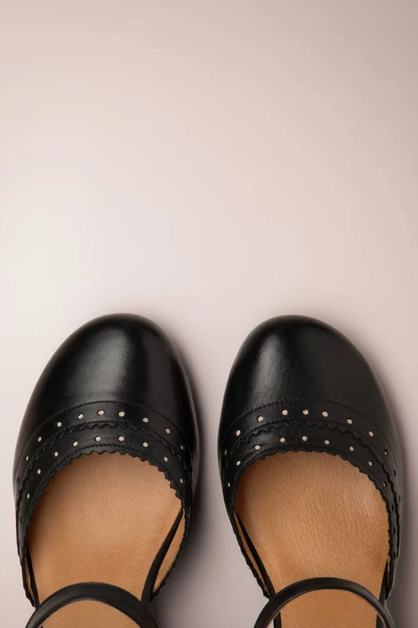 fredi_sandalen_in_zwart_1.webp Discount Miz Mooz Fredi Sandalen In Zwart