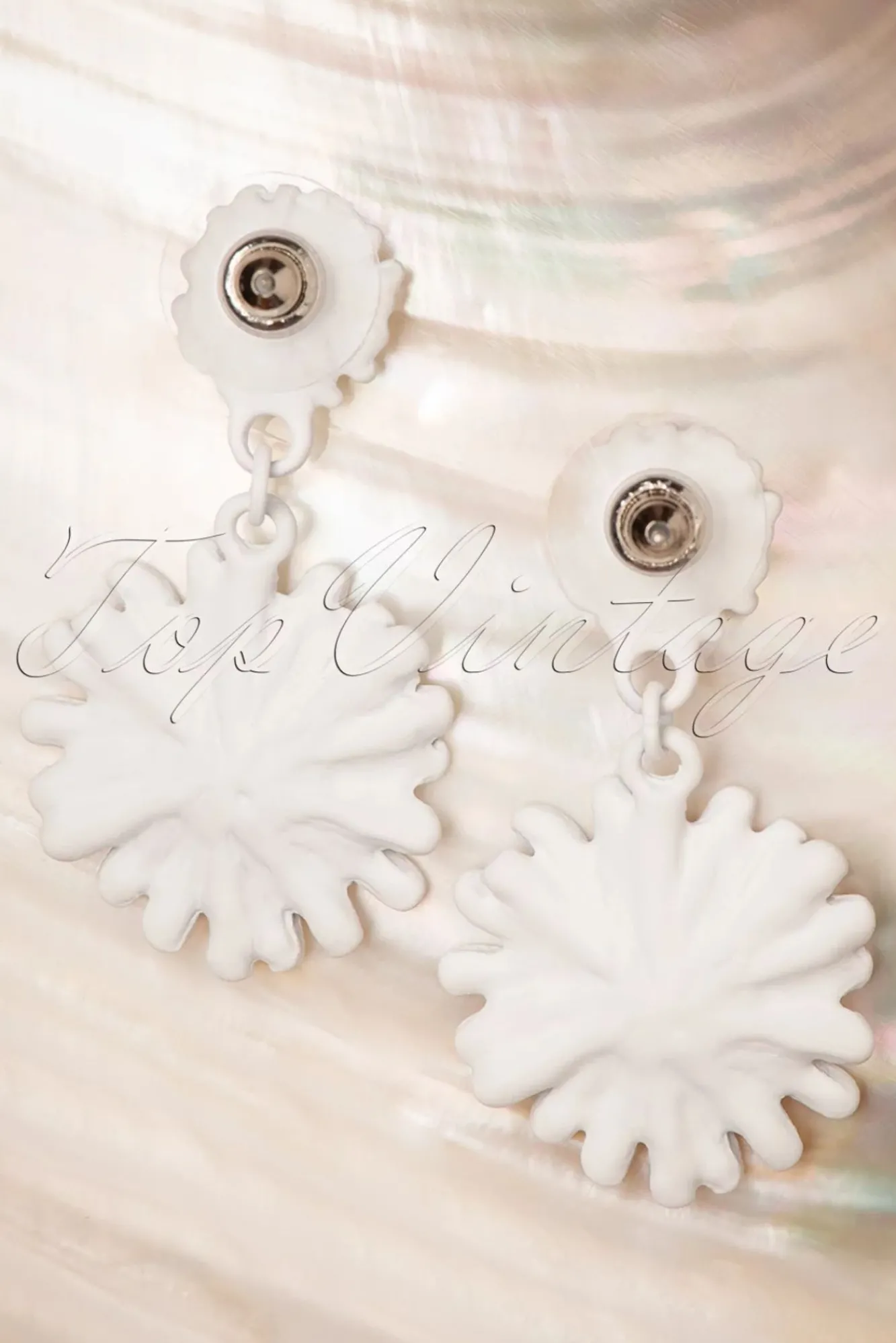 friendly_wildflower_oorbellen_in_wit_3.webp New Topvintage Boutique Collection Friendly Wildflower Oorbellen In Wit
